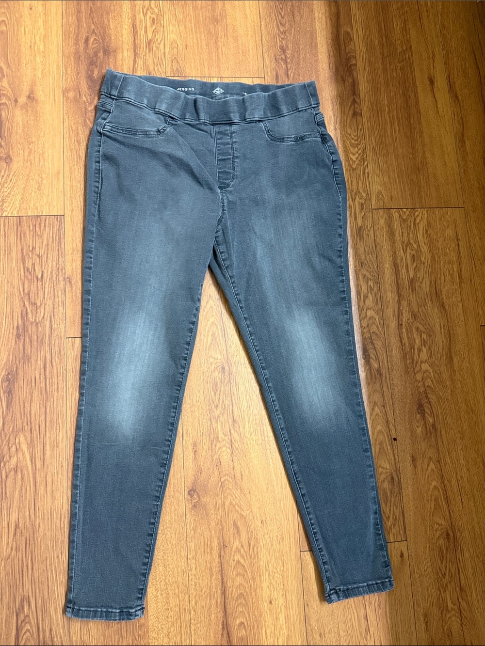 St. John's Bay Women's Gray Stretch Jeggings